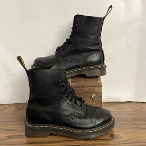 Dr Martens 1460 Pascal Soft Leather Women’s Size 6 women’s Comfortable boots